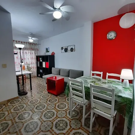 En Mi Piso Del Centro De * Уэльва